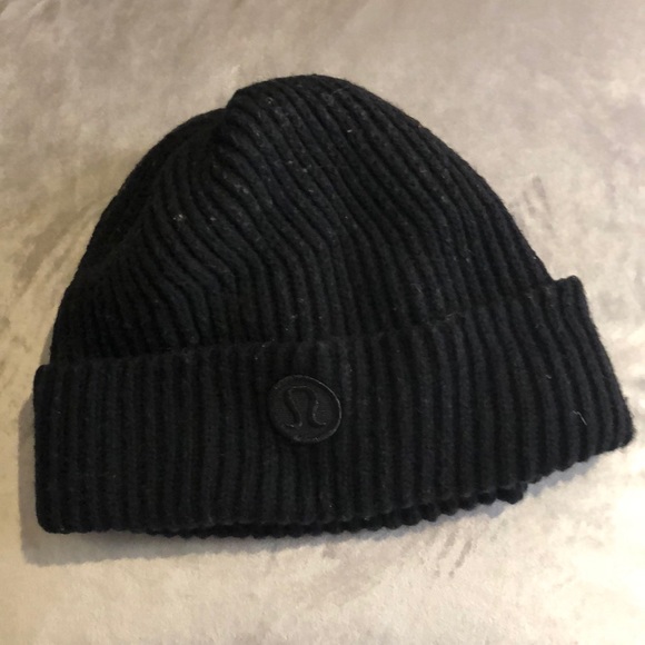 lululemon black beanie